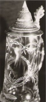 Glasgravur: Rankenkreuz